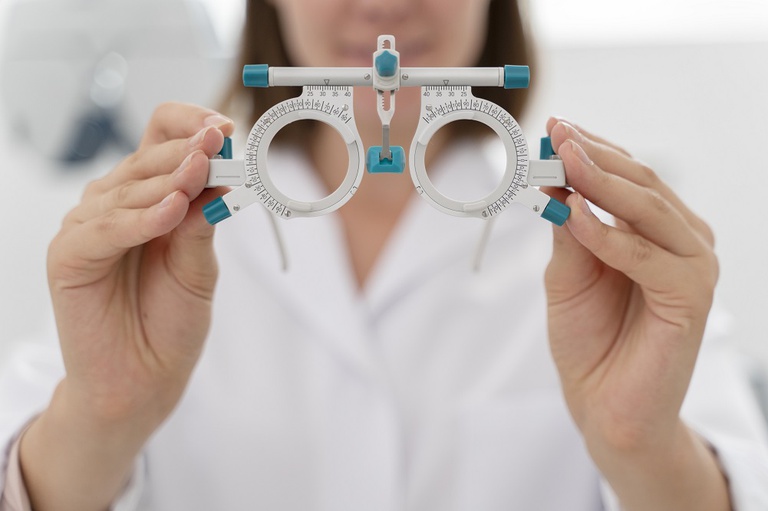 Revisão Oftalmológica: Por que é importante começar o ano com uma consulta ao oftalmologista?